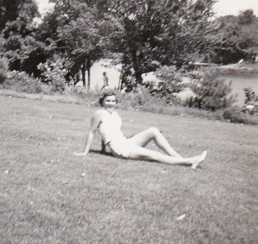 Maxine O Layer photo gallery thumbnail 56 of 85