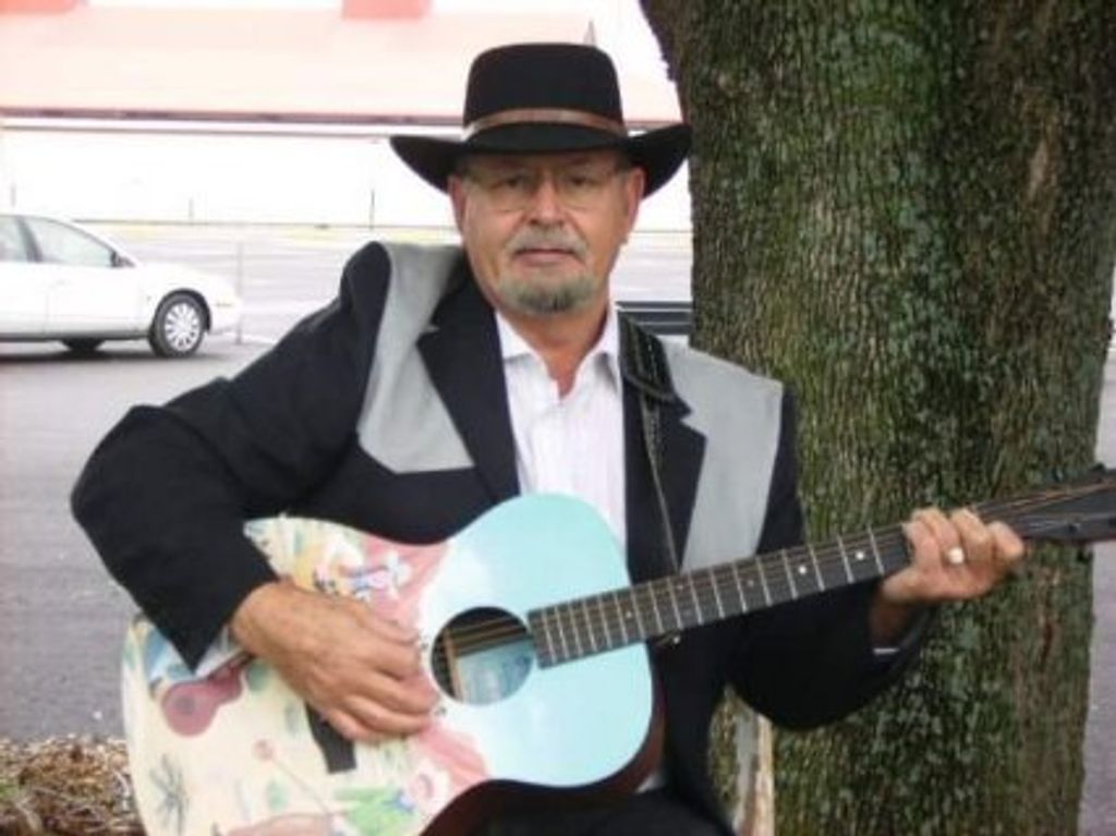 Carl Wayne Riley