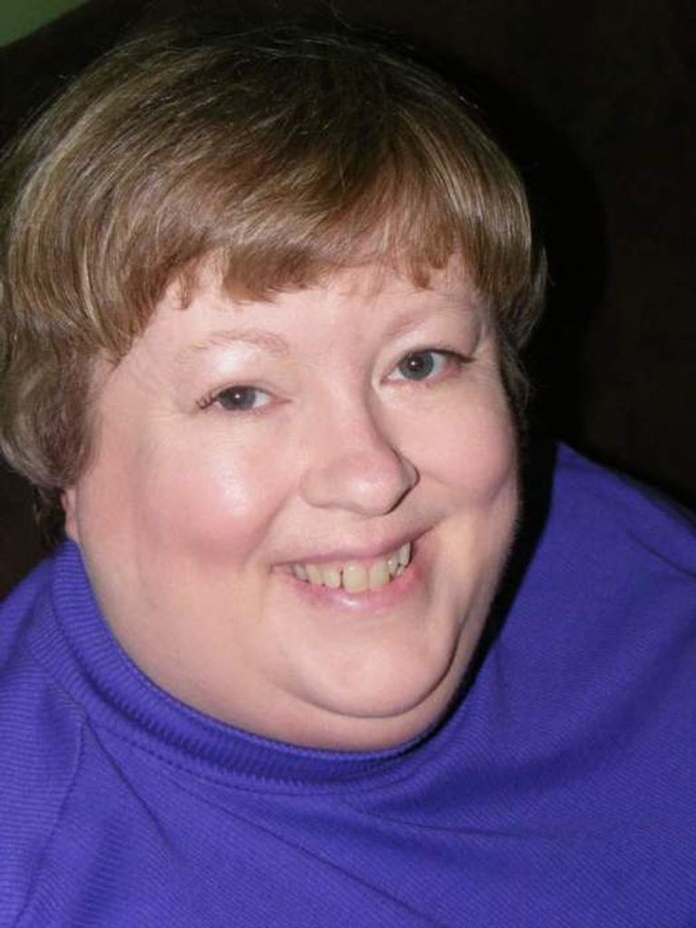 Stephanie Theodosha (Thompson)  Bates