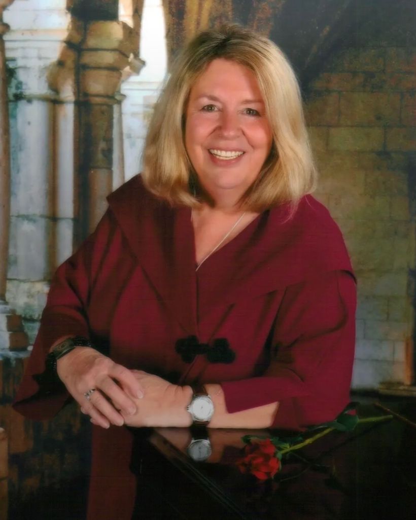 Robin Margot Fowler Profile Photo