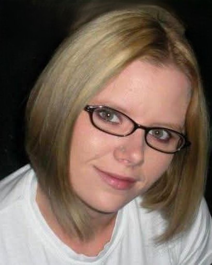 Tessia Mae King Profile Photo