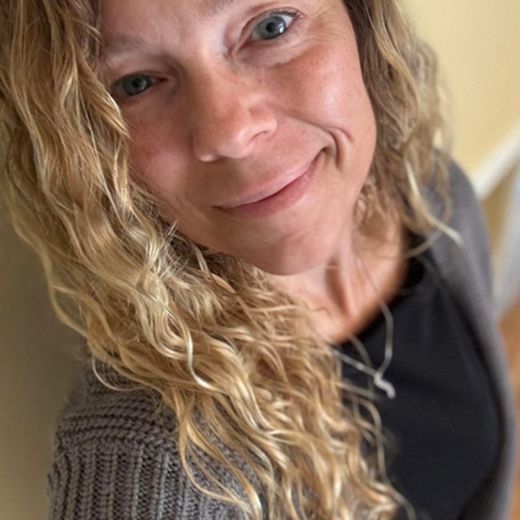 Jennifer Louise Al-Dijaili Profile Photo