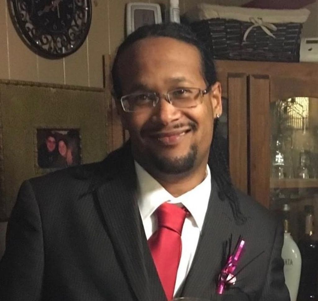 Aaron Michael Hill Profile Photo