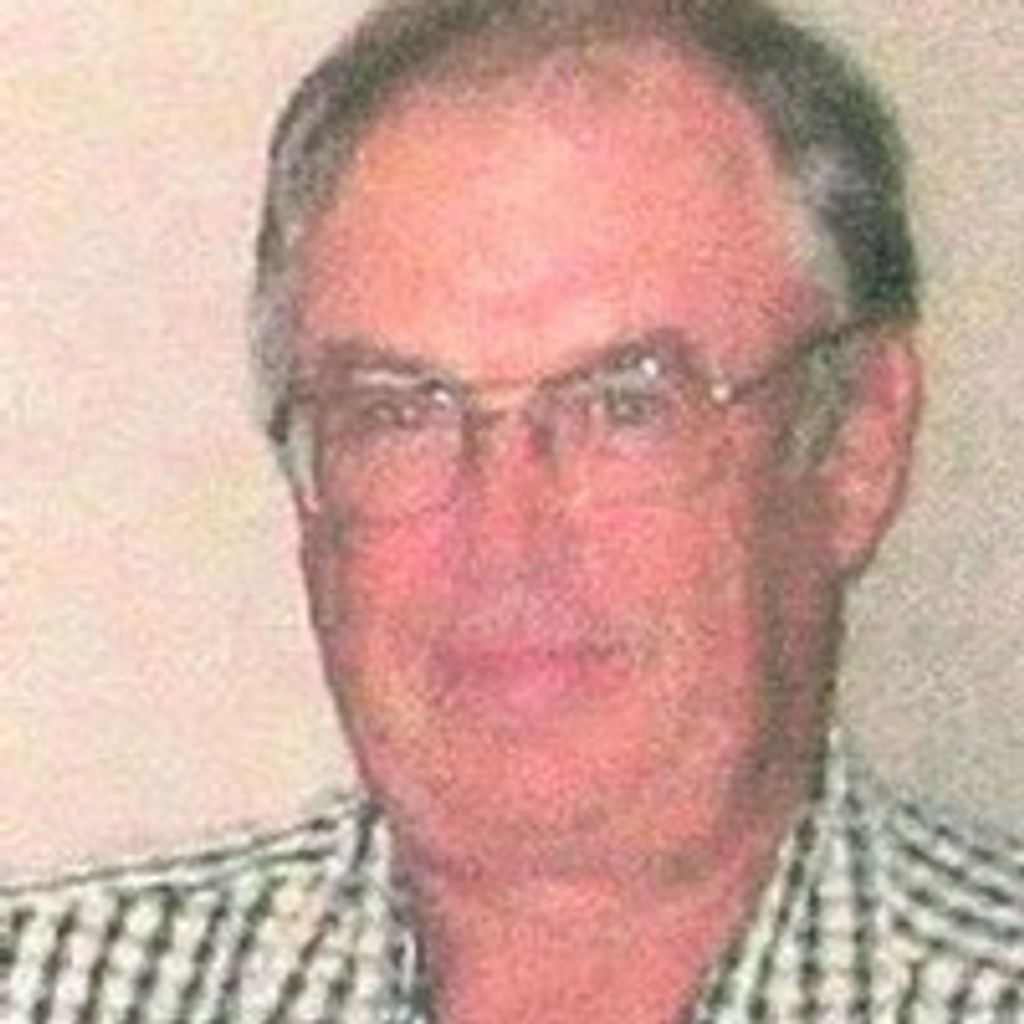 Robert Moore Profile Photo
