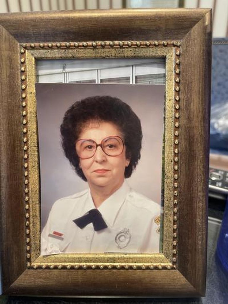 Theresa Marie Embrescia Profile Photo