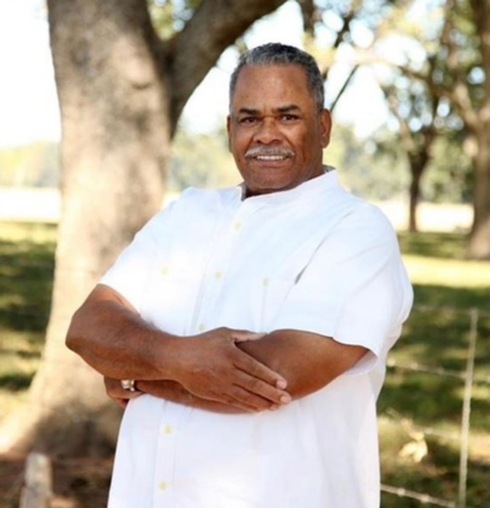 Robert Daniel High Profile Photo