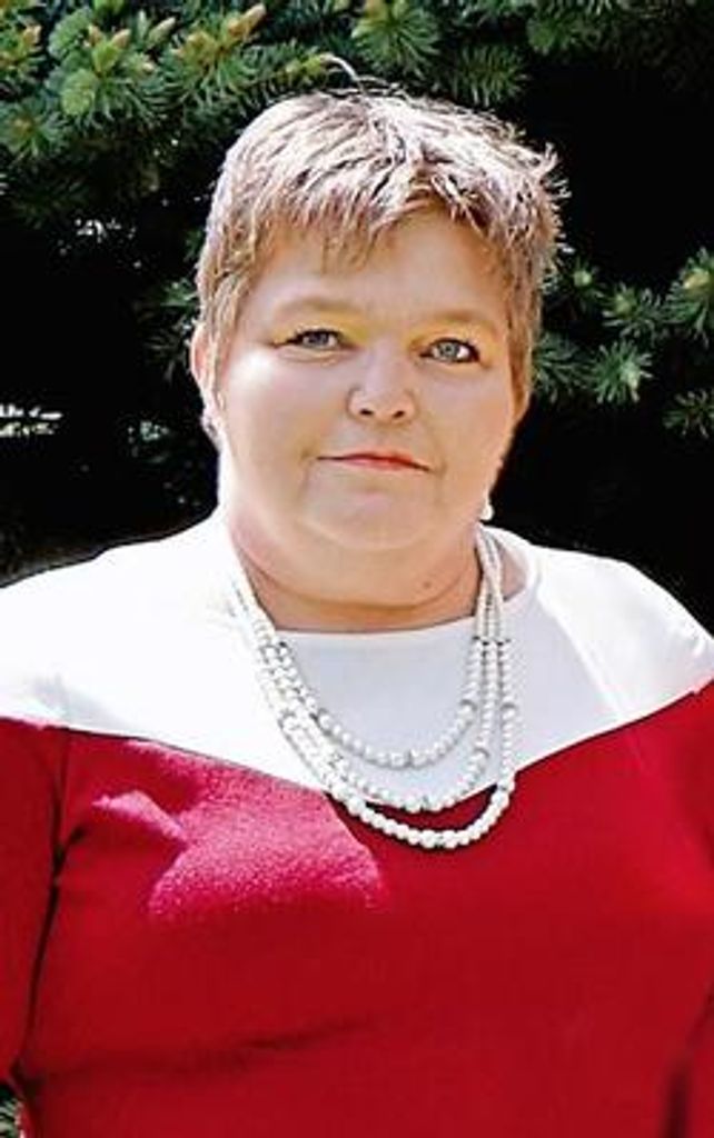 Deanna "Dee" Curry Profile Photo