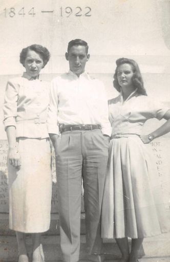 Irene (Wright)  Simpson photo gallery thumbnail 44 of 296