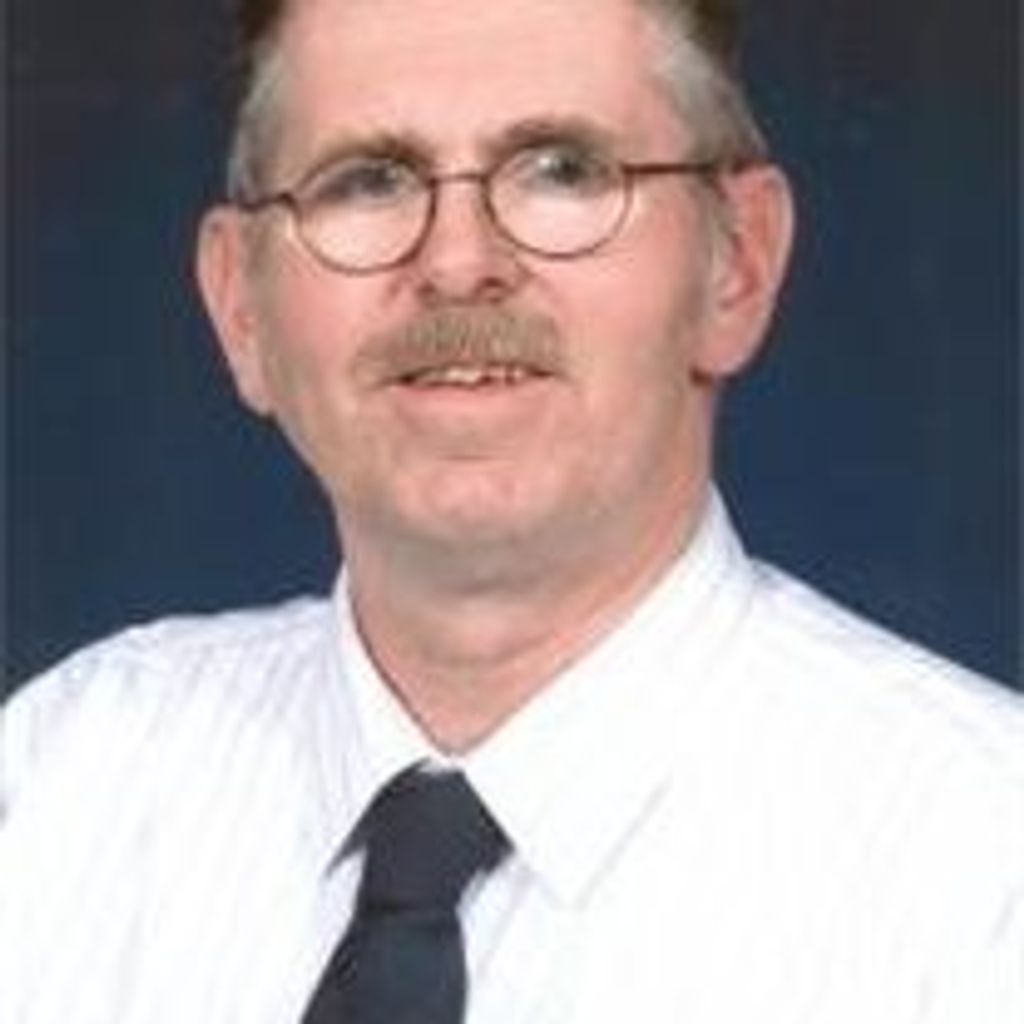 Robert J Lee
