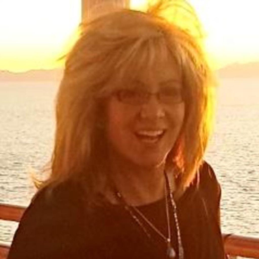 Elizabeth Follette Profile Photo