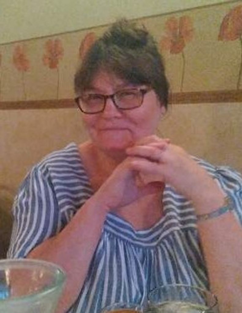 Sindy L. (Holwick)  Donnamaria