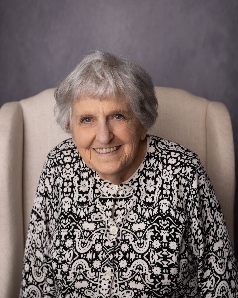 Carol Edora Volness (Lien)