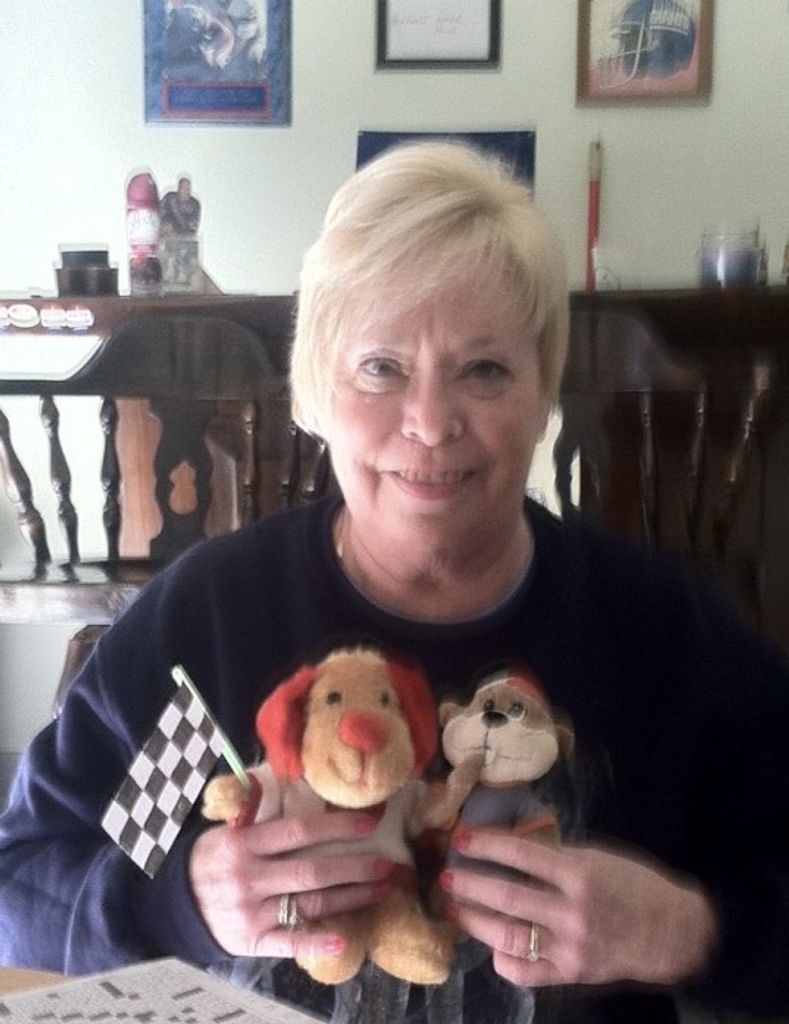 Carol Elia Profile Photo