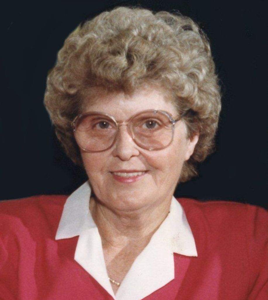 Mrs.  Euna Evelene Leslie, 89