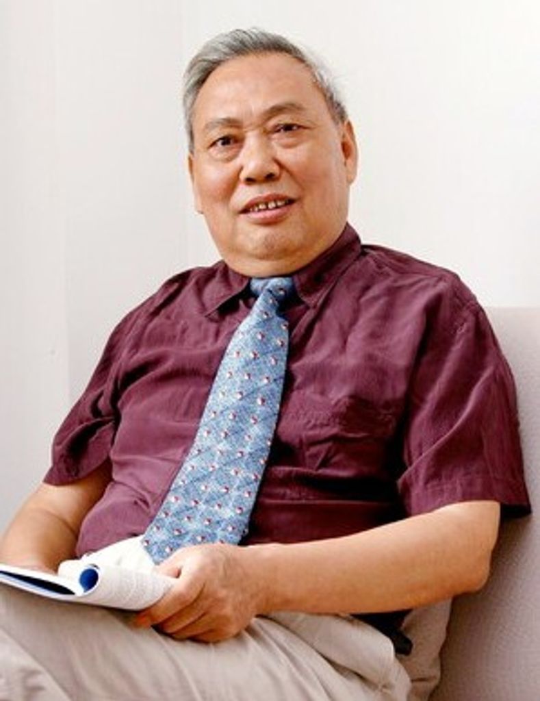 Xiaolong Zhou
