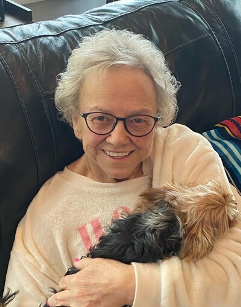 Vivian Carol Holman Profile Photo