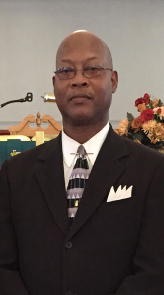 Abraham Shuler Profile Photo