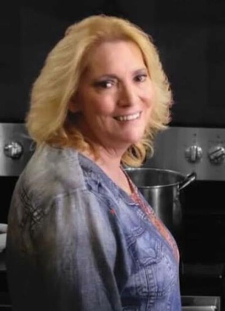 Lori Ellen Plakis Profile Photo