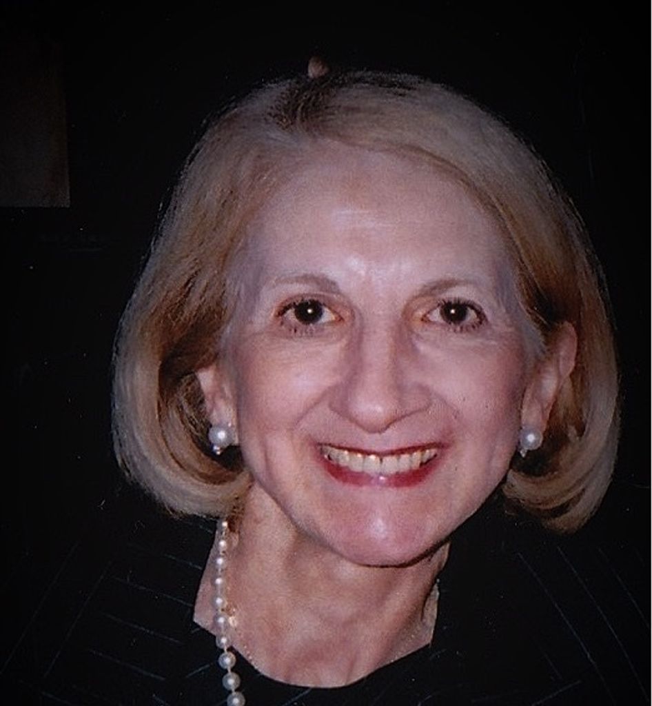 Ellen C Leotsakos Profile Photo