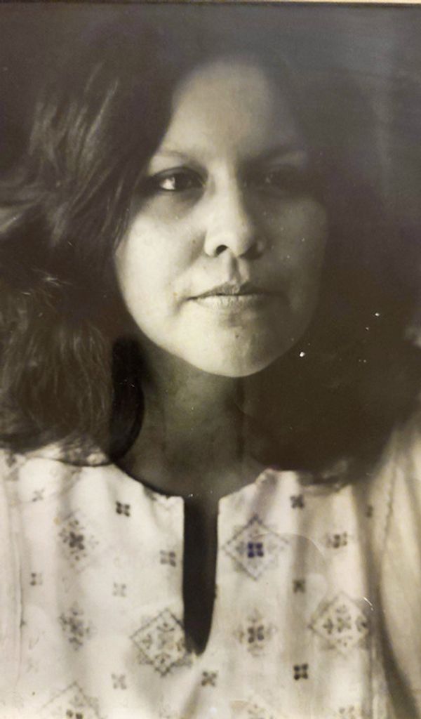 Vivian L. Horselooking Profile Photo