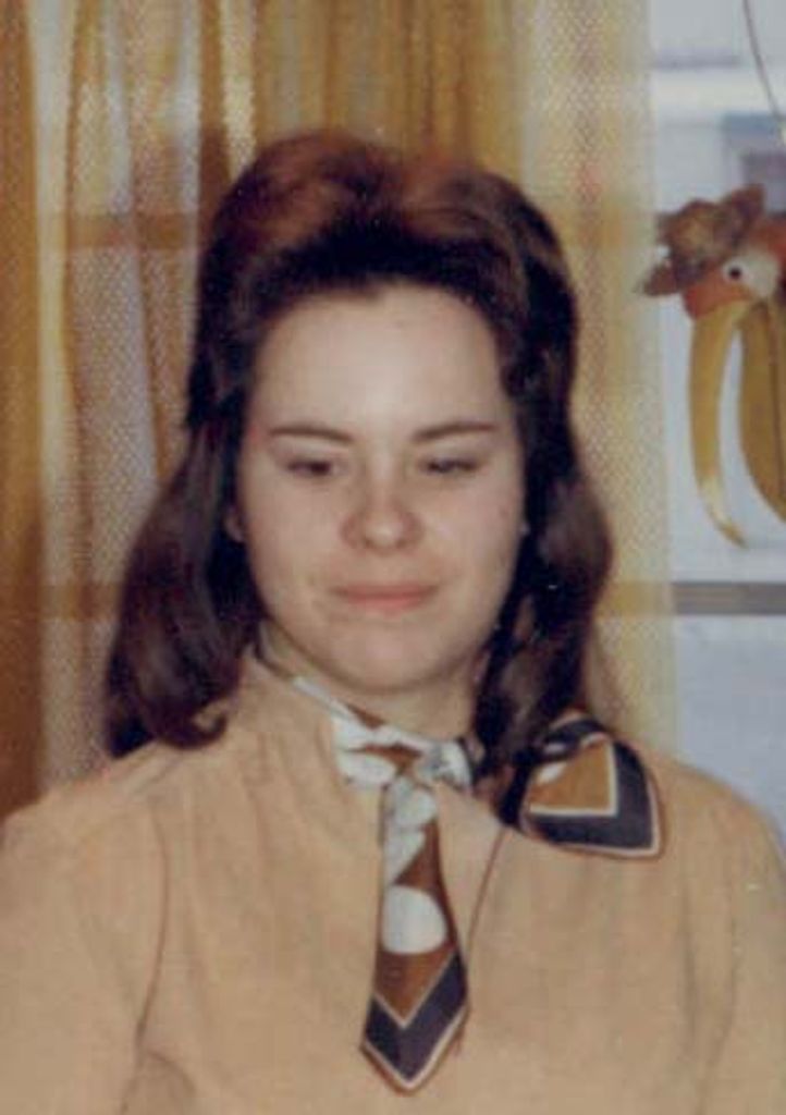 Linda Ellen (Wallace)  Trafzer