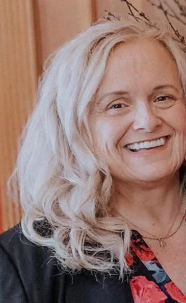 Laurie Maclean Warriner Profile Photo