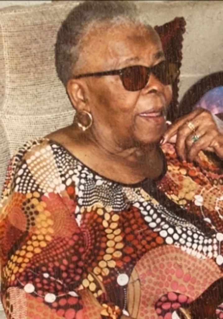 Louise Searcy Profile Photo