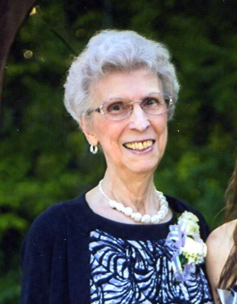 Evelyn J Veldhaus