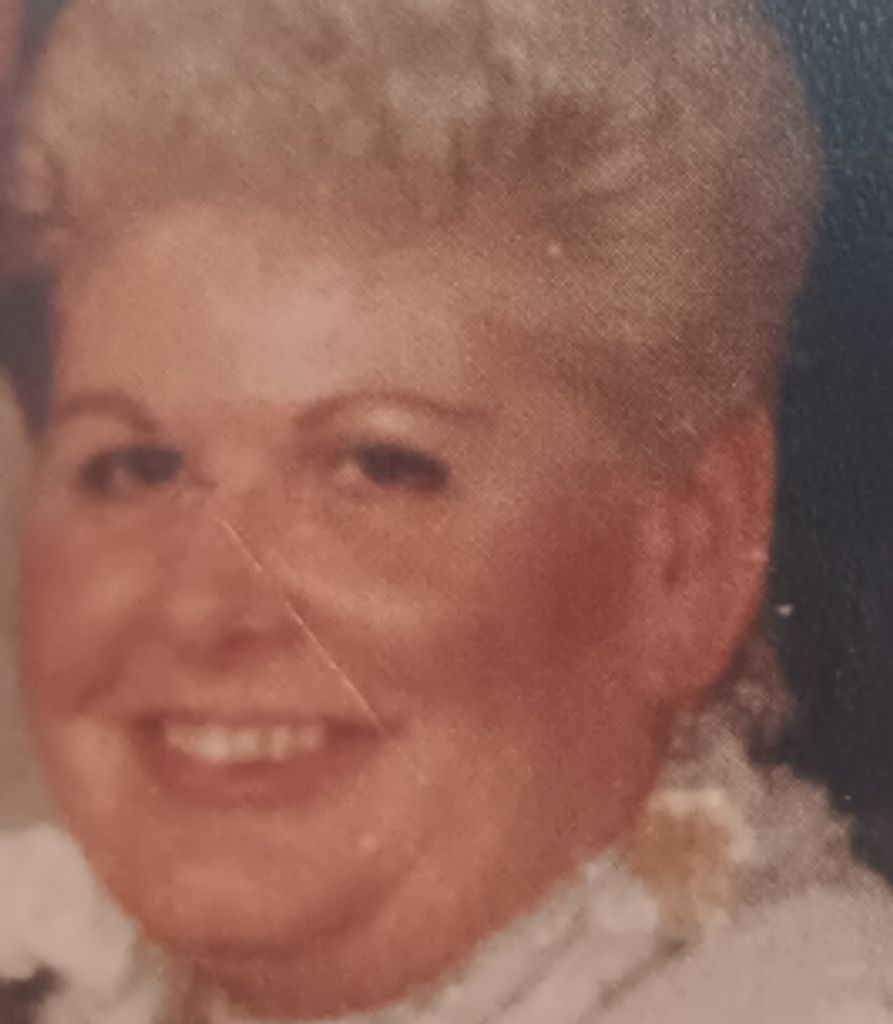 Ann Folyer Profile Photo