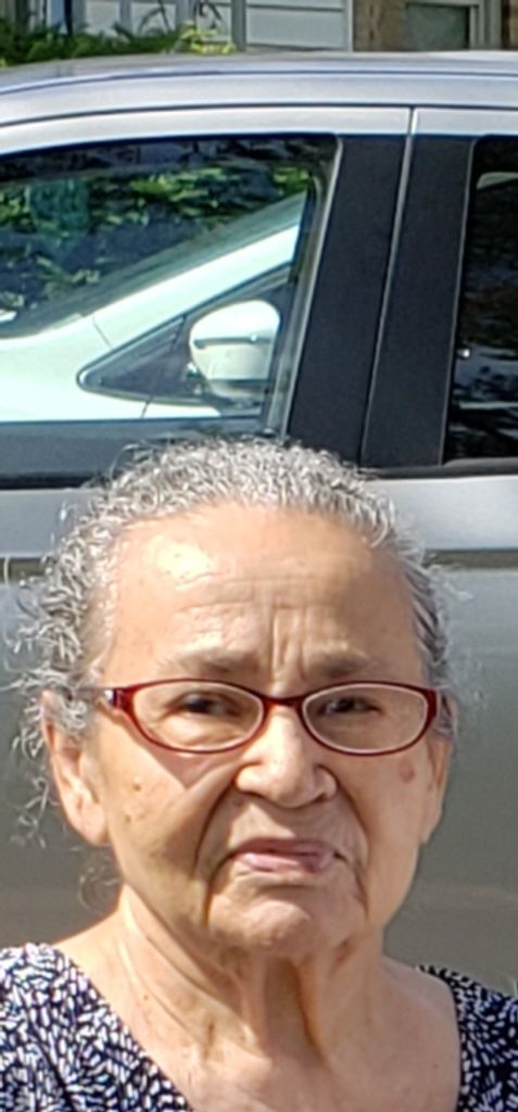 Juana Fernandez-Calderon