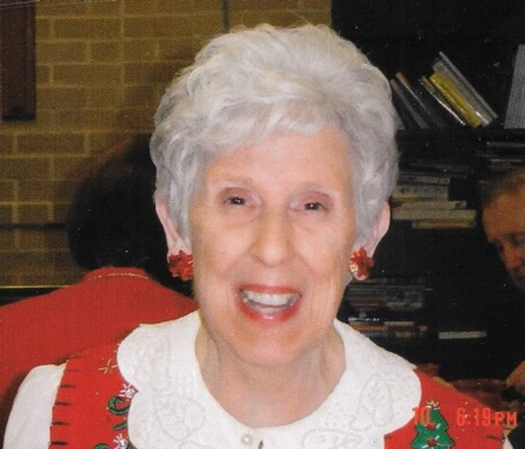 Julie Oliver Profile Photo