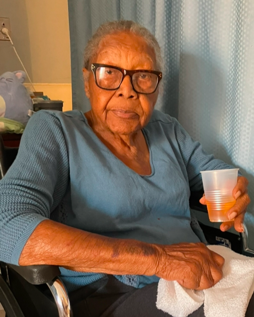 Dorothy L Mckee