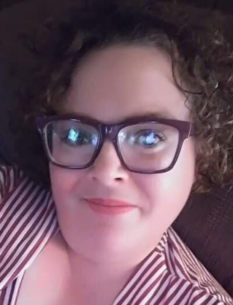 Stephanie Lynn Brown - Larsen Profile Photo