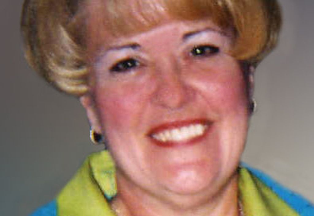 Janet  Echele