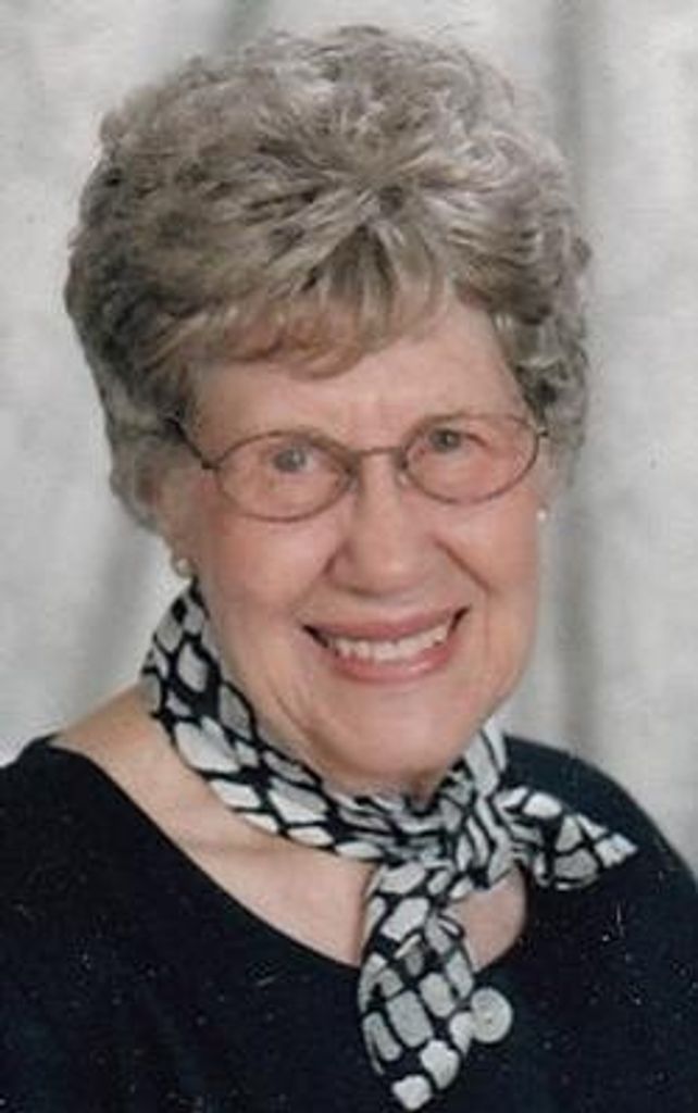 Evelyn Settles Bunt