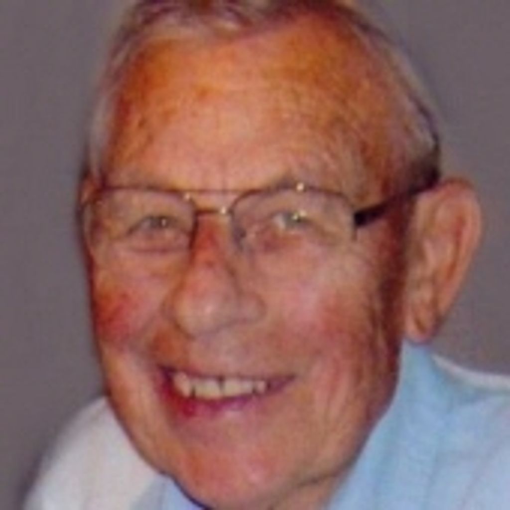 Lester W. Hoelzle