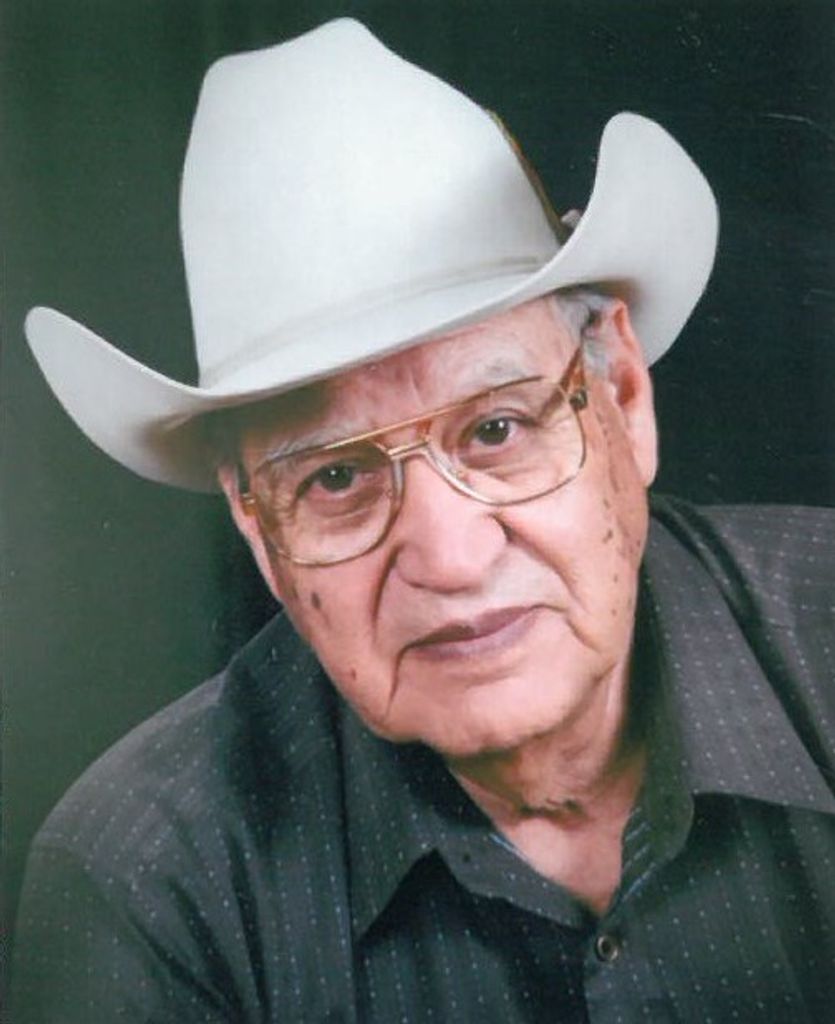 Castulo Edward Cervantez Jr. Profile Photo