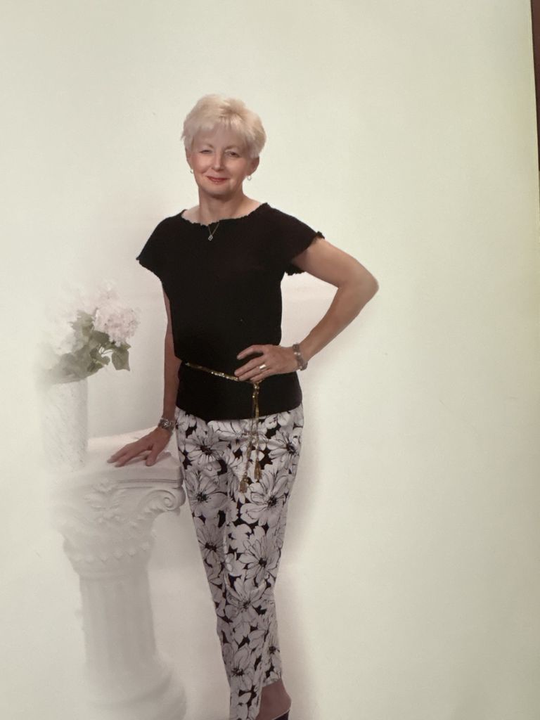 Carolyn Kay Burchett