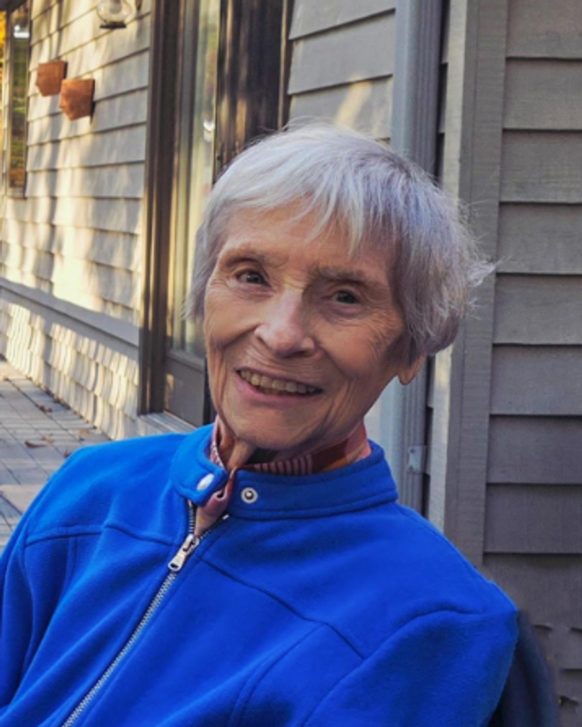 Charlotte Rae Groves Profile Photo