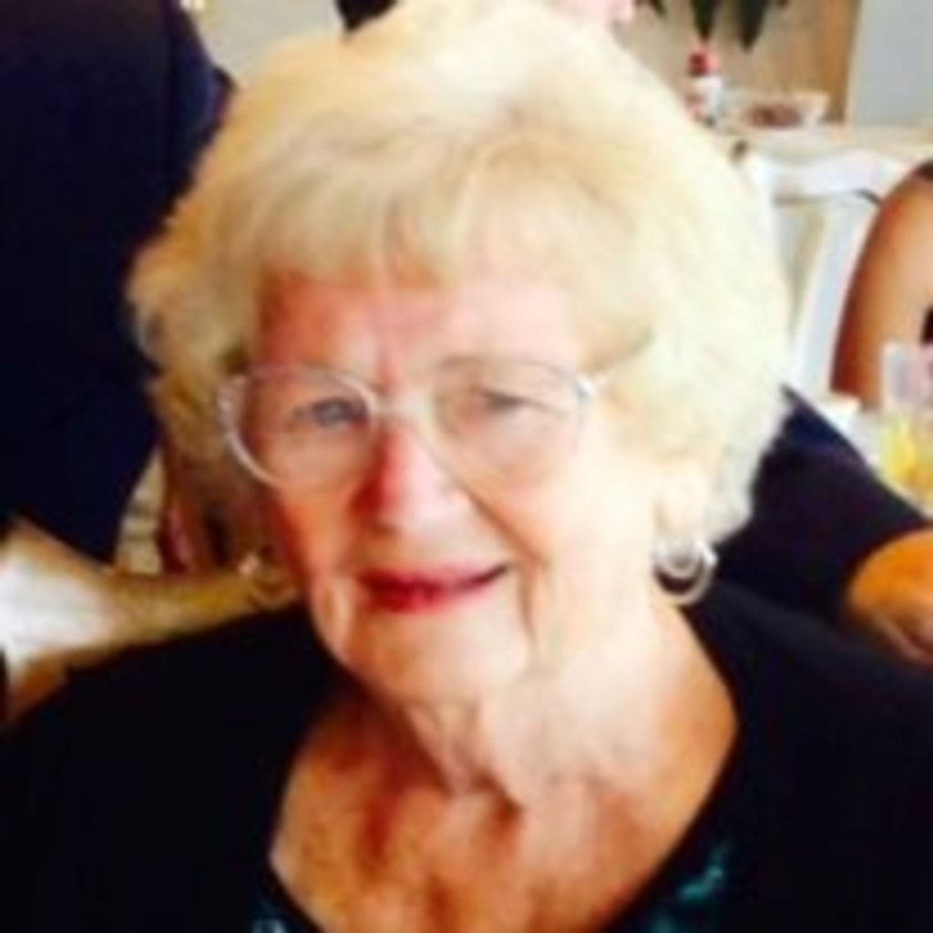 Mrs Helen Dupont Profile Photo