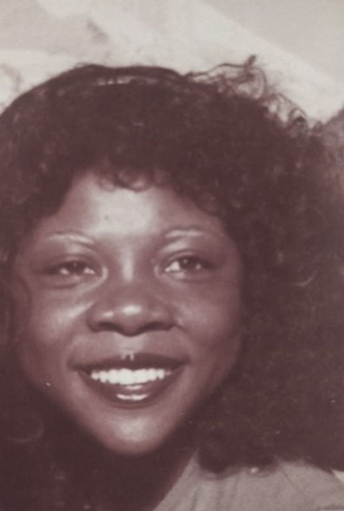 ELWANDA SIMPSON Profile Photo