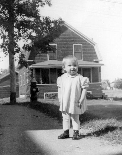 Roberta Seavey photo gallery thumbnail 12 of 61
