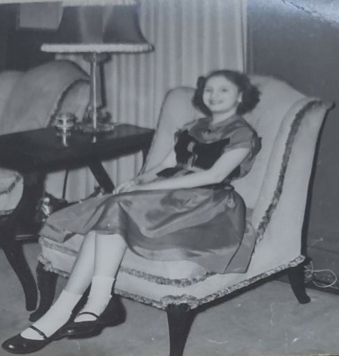 Vicki Barnett photo gallery thumbnail 8 of 14