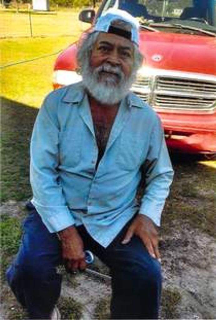 Carlos Alvarez