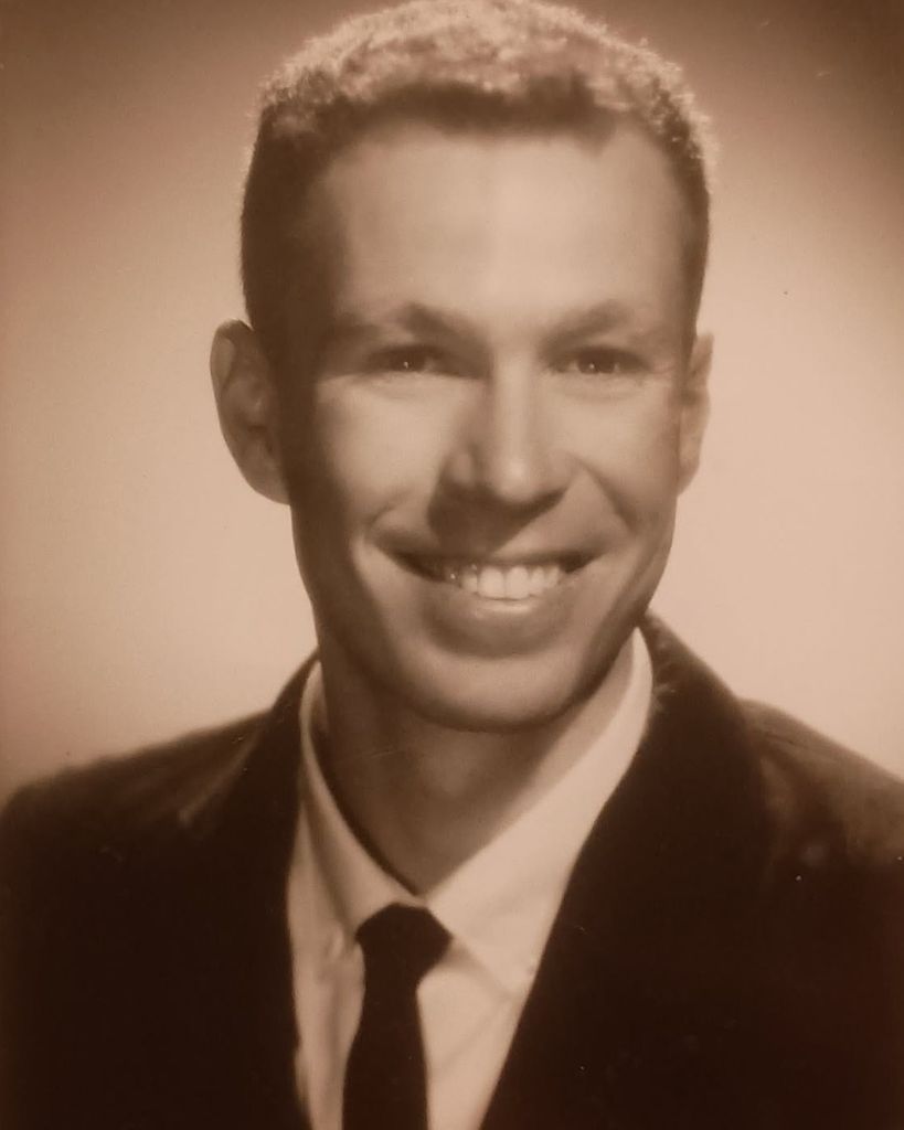 Robert G Buckner