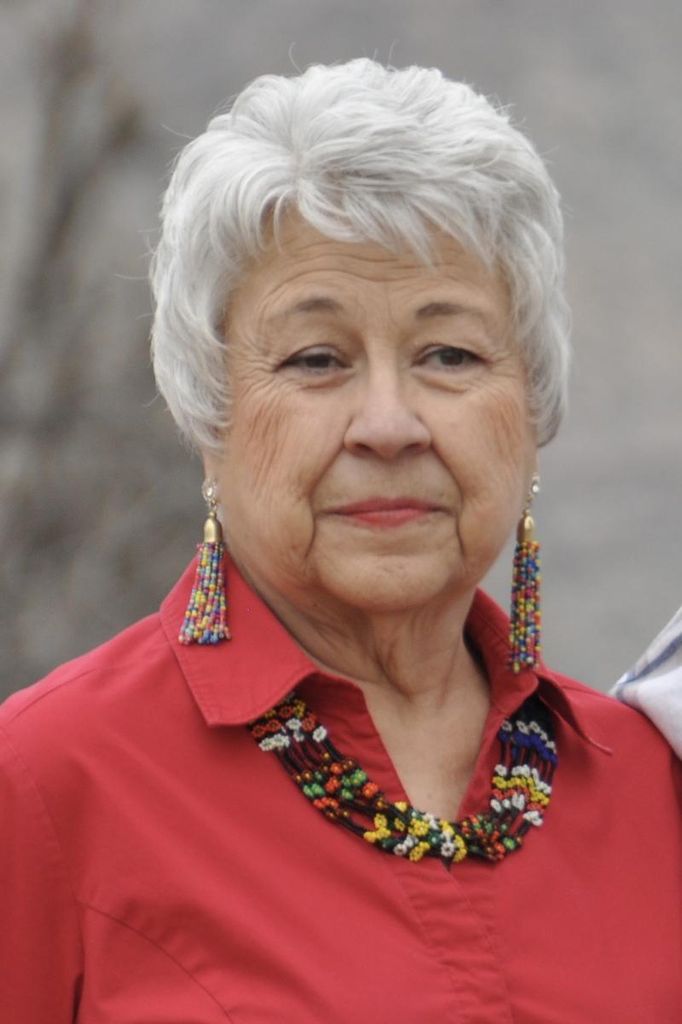 Juliette "Julie" Torres Holguin Profile Photo