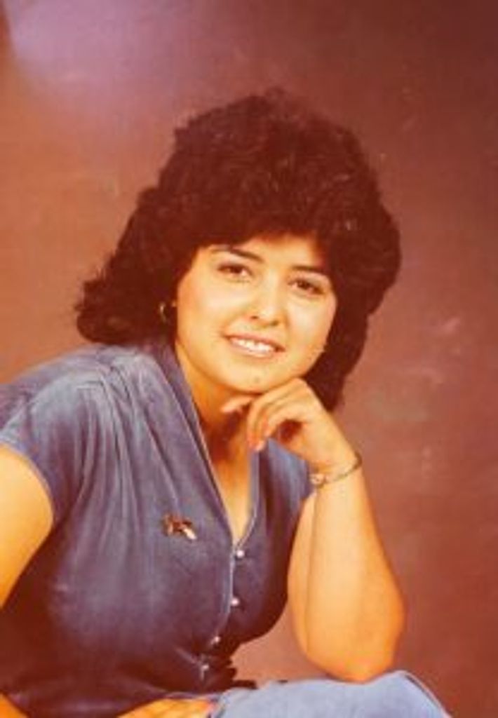 Miss Sally Hernandez Profile Photo