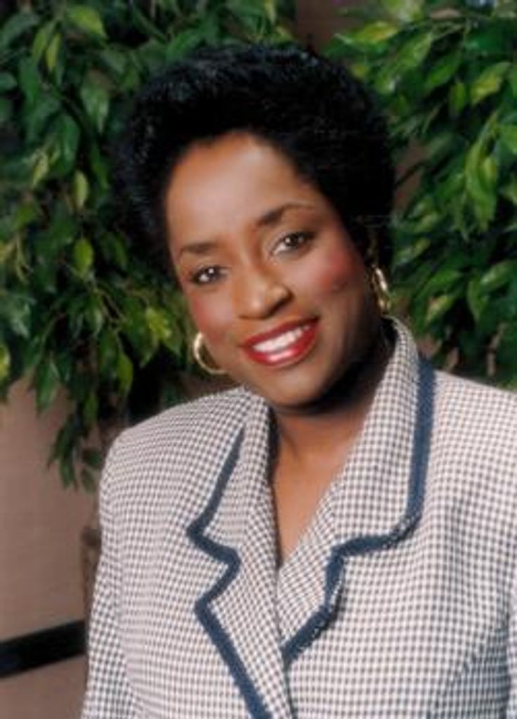 Shirlon Lurie Collier