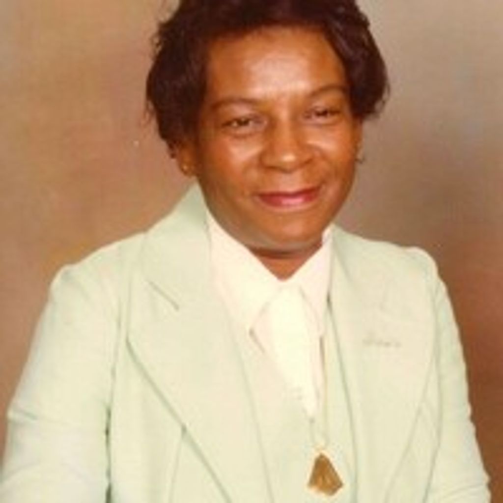 Joan Moffat Profile Photo