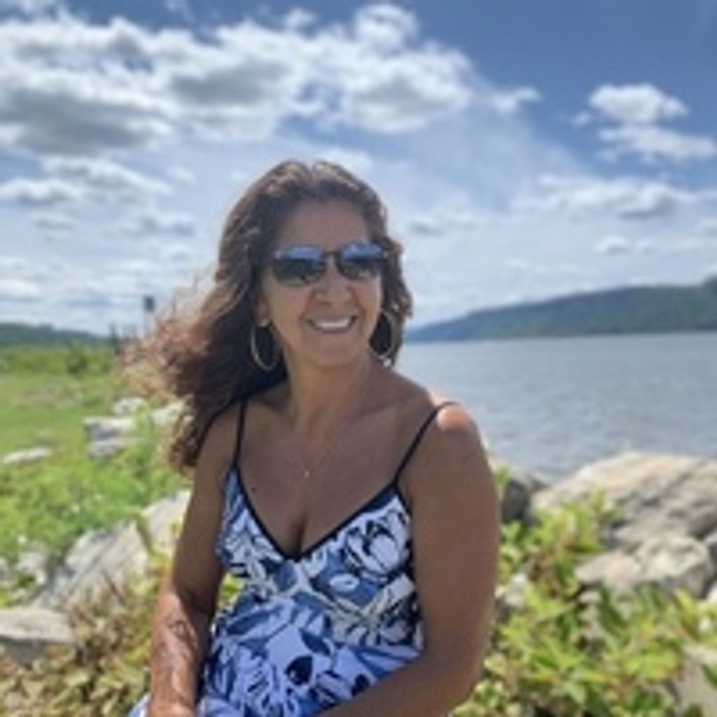 Gladys R Puerto Profile Photo